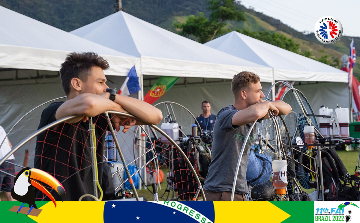 Jean-Emile Oulha and Nicolas Aubert wait for a take-off window that will not come